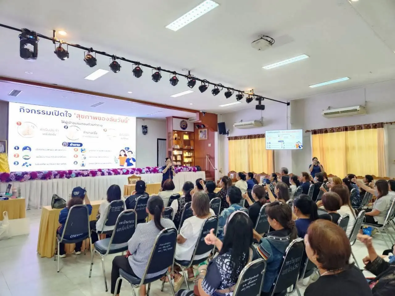 ร่วมเป็นวิทยากรบรรยาย “Smart Health, Smart Life” ให้กลุ่มสตรีตำบลบ้านกลาง — ภาพที่ 7