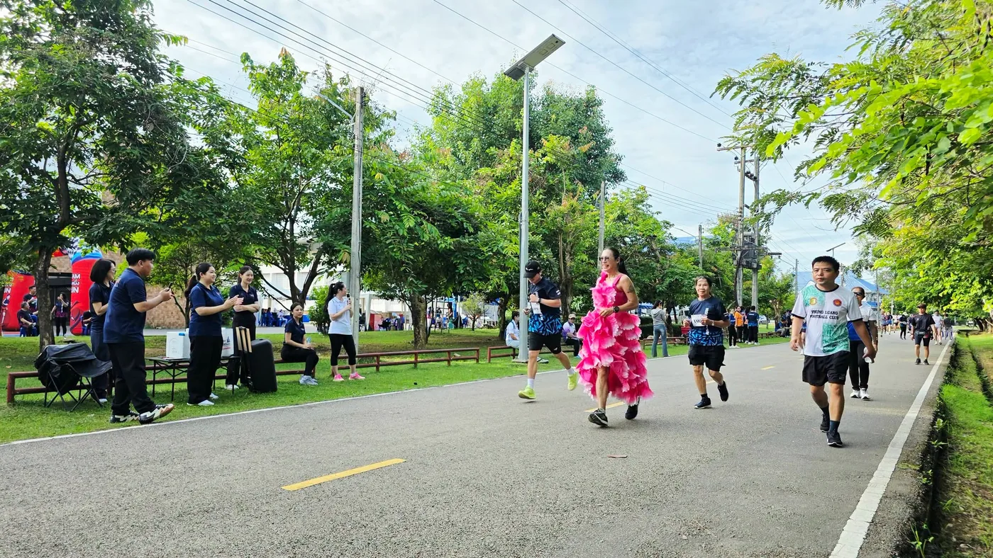 ร่วมสนับสนุนกิจกรรมวันประกันชีวิตแห่งชาติ WALK FOR FUN ครั้งที่ 25 — ภาพที่ 24
