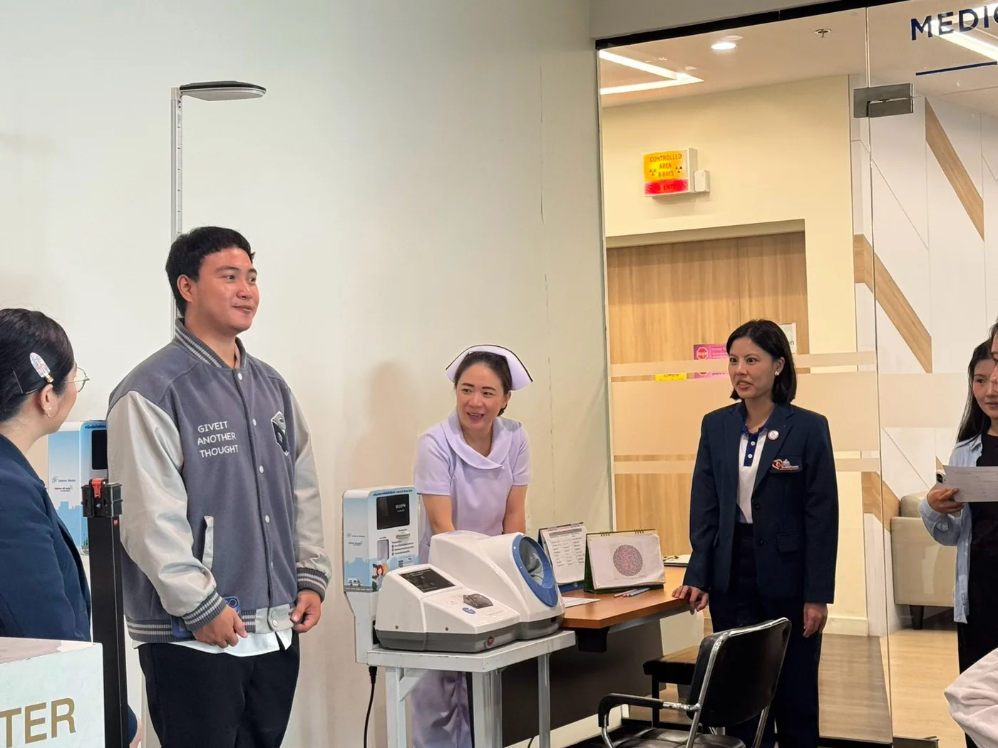 ต้อนรับคณะตัวแทน บริษัท เมืองไทยประกันชีวิต จำกัด (มหาชน) เยี่ยมชมโรงพยาบาล — ภาพที่ 8