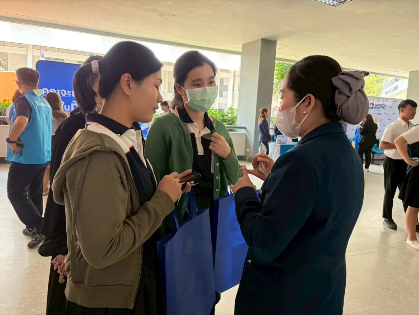 ร่วมงาน Nurse CMU Job Fair 2026 เปิดประตูสู่เส้นทางวิชาชีพพยาบาล — ภาพที่ 9
