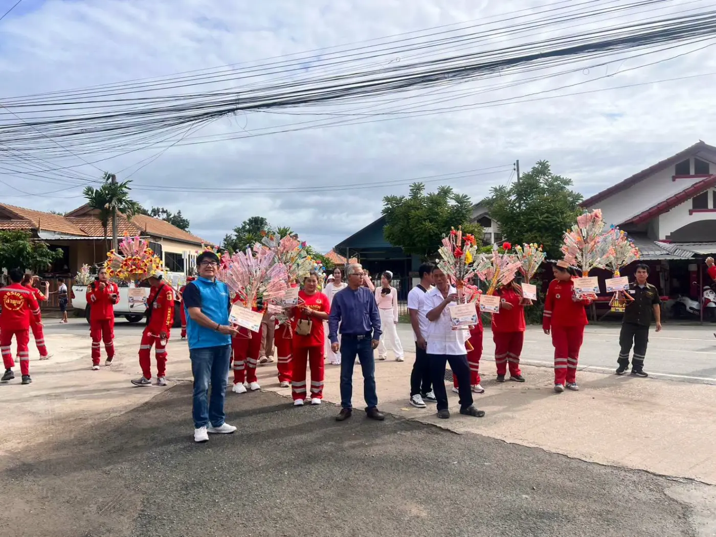 ร่วมทอดผ้าป่าสามัคคี สมทบทุนจัดซื้อรถกระบะกู้ภัย มูลนิธิเพชรเกษมลำพูน