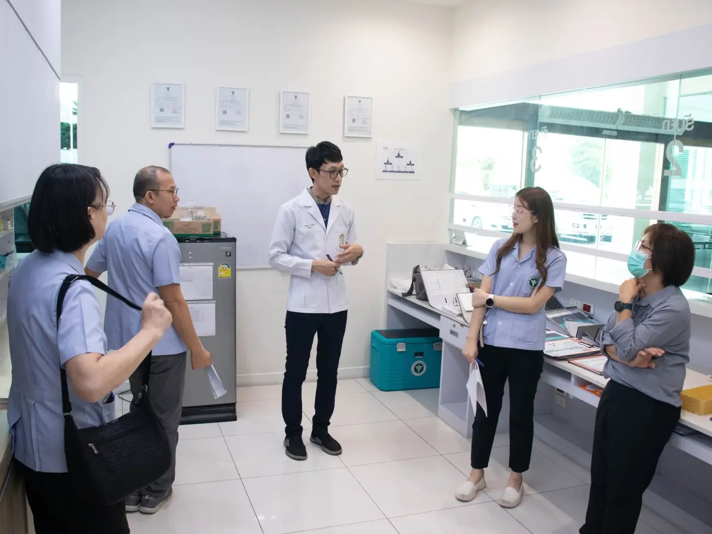ต้อนรับคณะผู้ตรวจประเมินมาตรฐานการให้บริการของสถานพยาบาล ประจำปี 2569 — ภาพที่ 3
