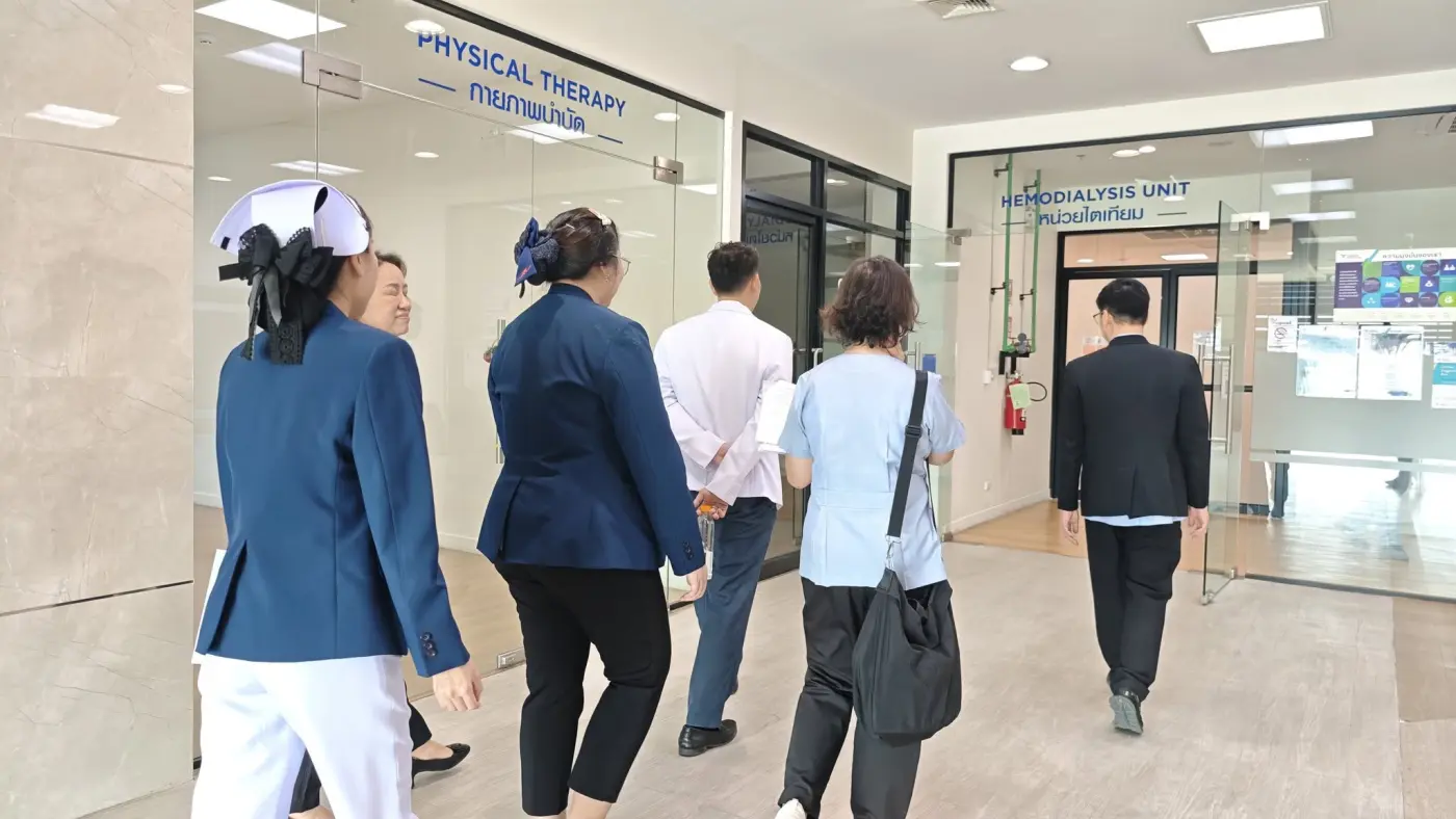 ต้อนรับคณะผู้ตรวจประเมินมาตรฐานการให้บริการของสถานพยาบาล ประจำปี 2569 — ภาพที่ 5