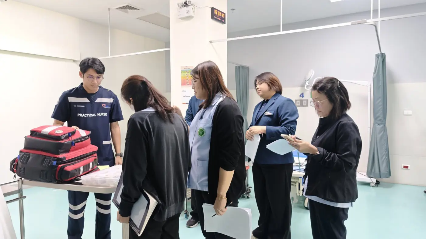ต้อนรับคณะผู้ตรวจประเมินมาตรฐานการให้บริการของสถานพยาบาล ประจำปี 2569 — ภาพที่ 10